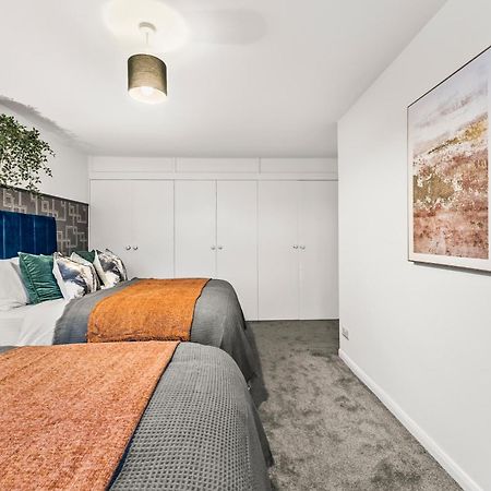 Elegant Retreat In Cheltenham - Garden & Parking Included Luaran gambar