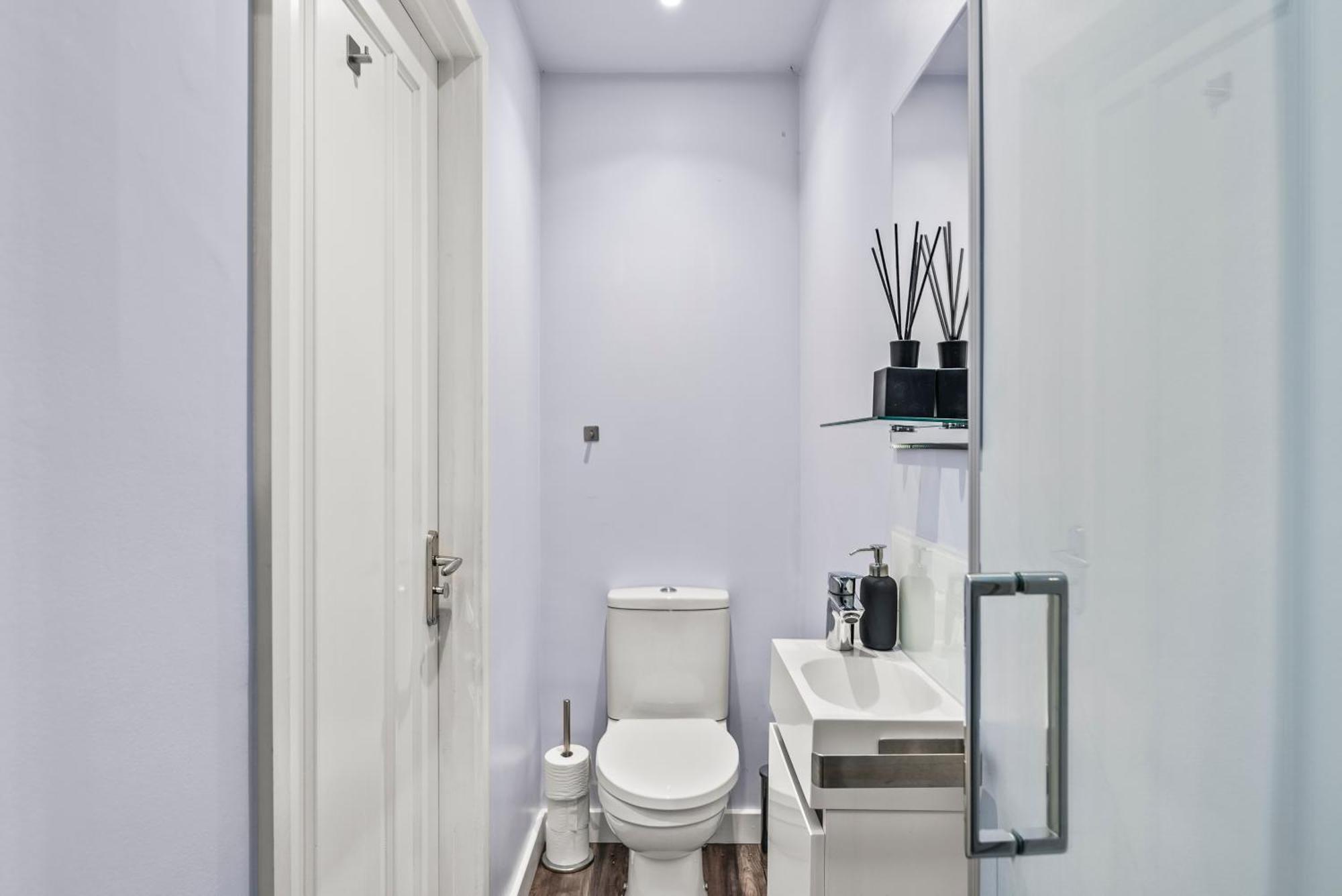 Elegant Retreat In Cheltenham - Garden & Parking Included Luaran gambar