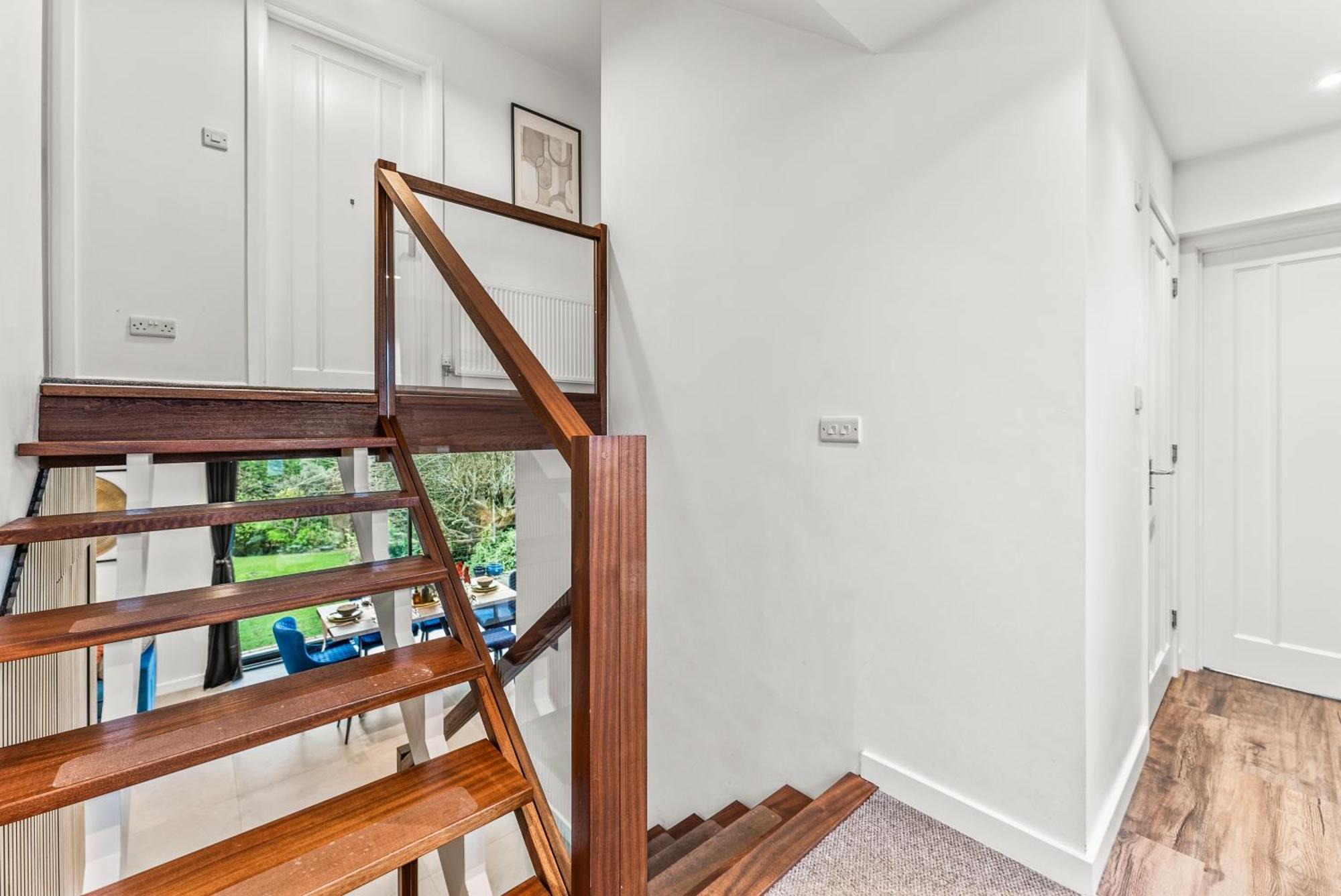 Elegant Retreat In Cheltenham - Garden & Parking Included Luaran gambar